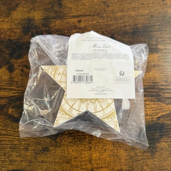 Dior 2024 Holiday Miss Dior with Gold Star Ornament NEW SEALED - Picture 2 of 2